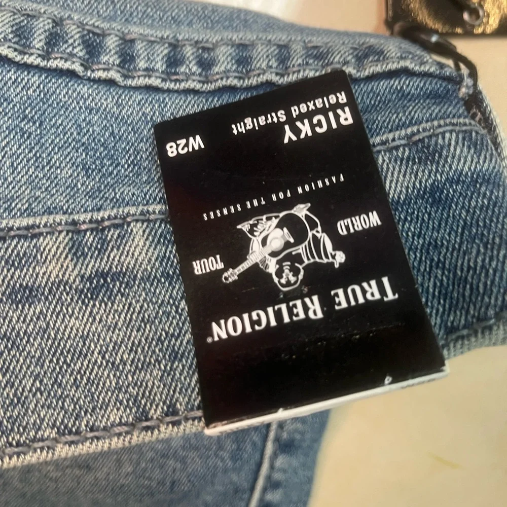Sz 28 men’s true religion blue denim jean shorts